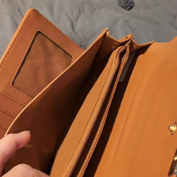 NWT Cato wallet - Picture 4 of 5